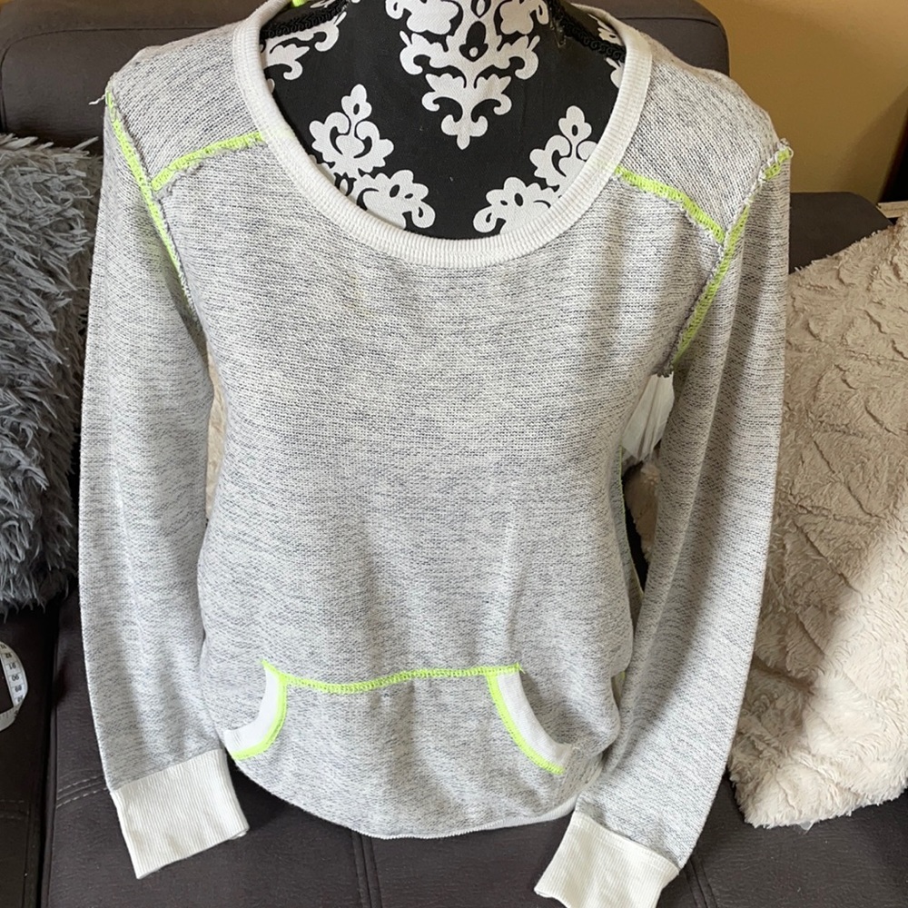 AÉROPOSTALE White & Neon Green Sweater Size Small